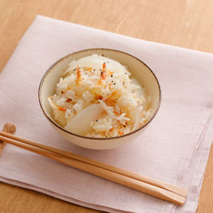新玉ねぎと桜えびのだし炊きごはん
